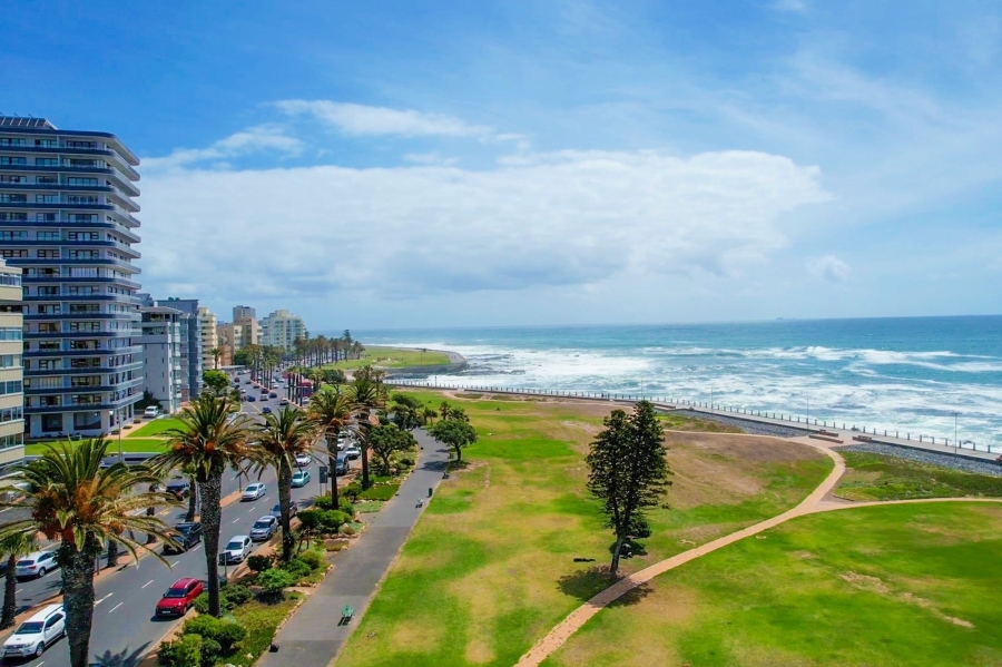 2 Bedroom Property for Sale in Sea Point Western Cape